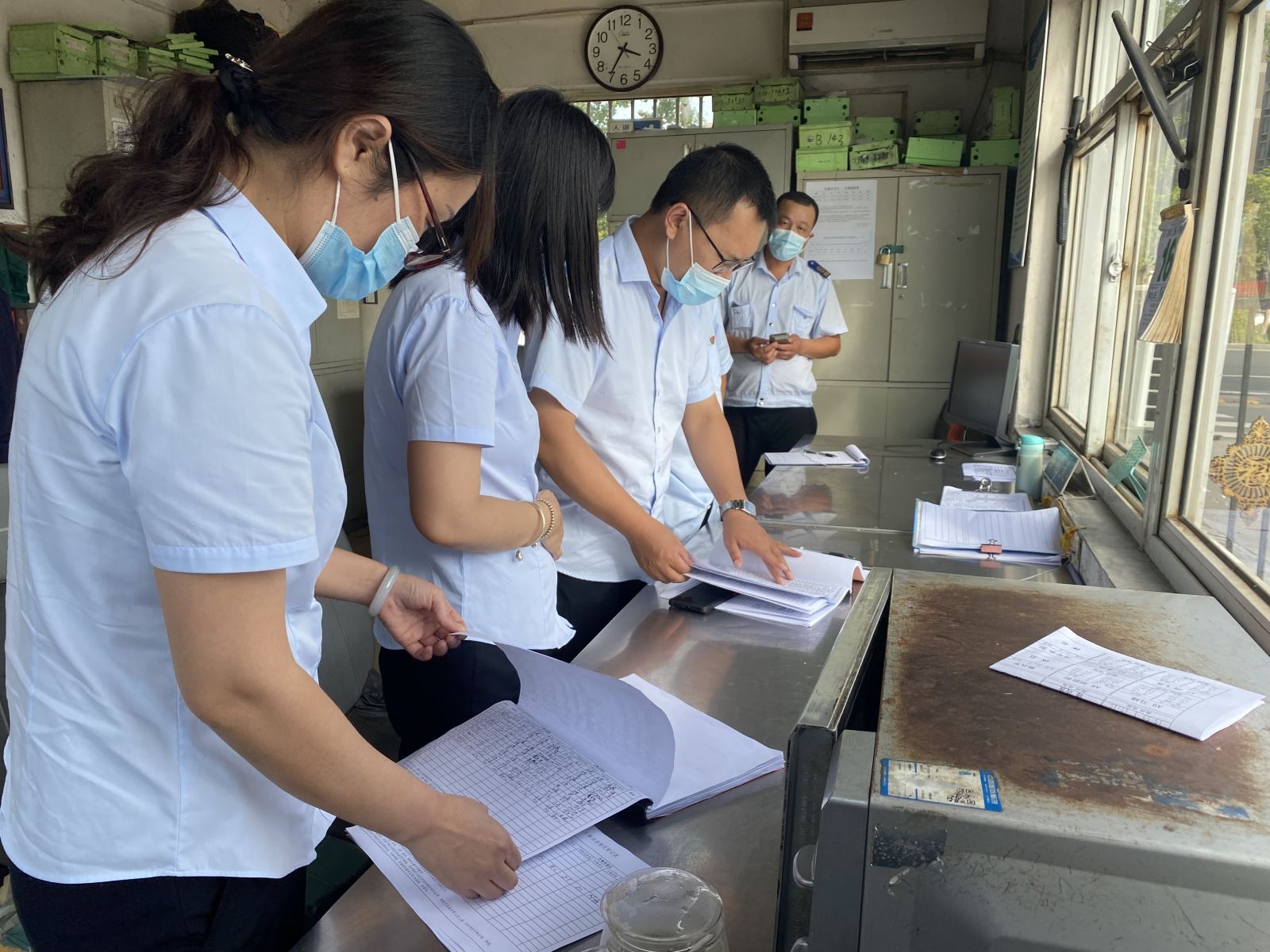 公交集團堅持疫情防控、迎接創(chuàng  )文復審工作兩手抓、雙促進(jìn)