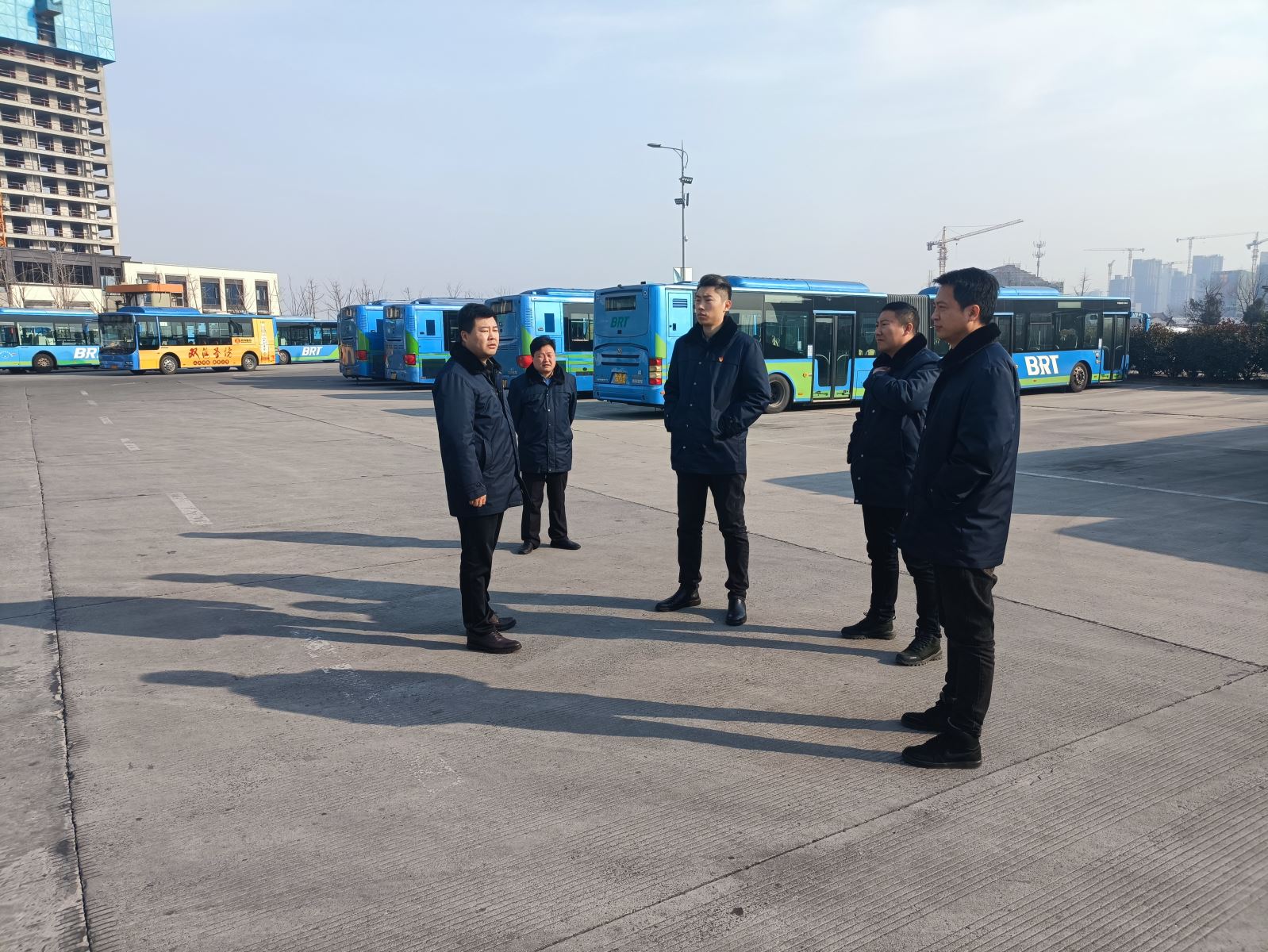 公交集團快速公交事業(yè)部開(kāi)展車(chē)輛安全隱患大排查工作