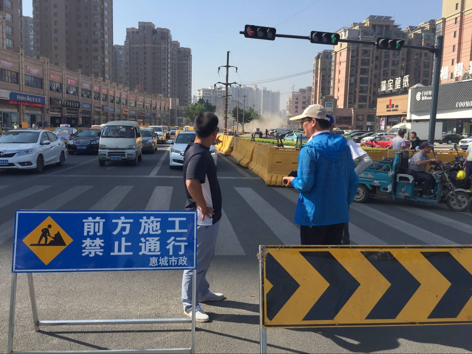 公交海州公司合理調整線(xiàn)路確保道路施工期間車(chē)輛有序運營(yíng)