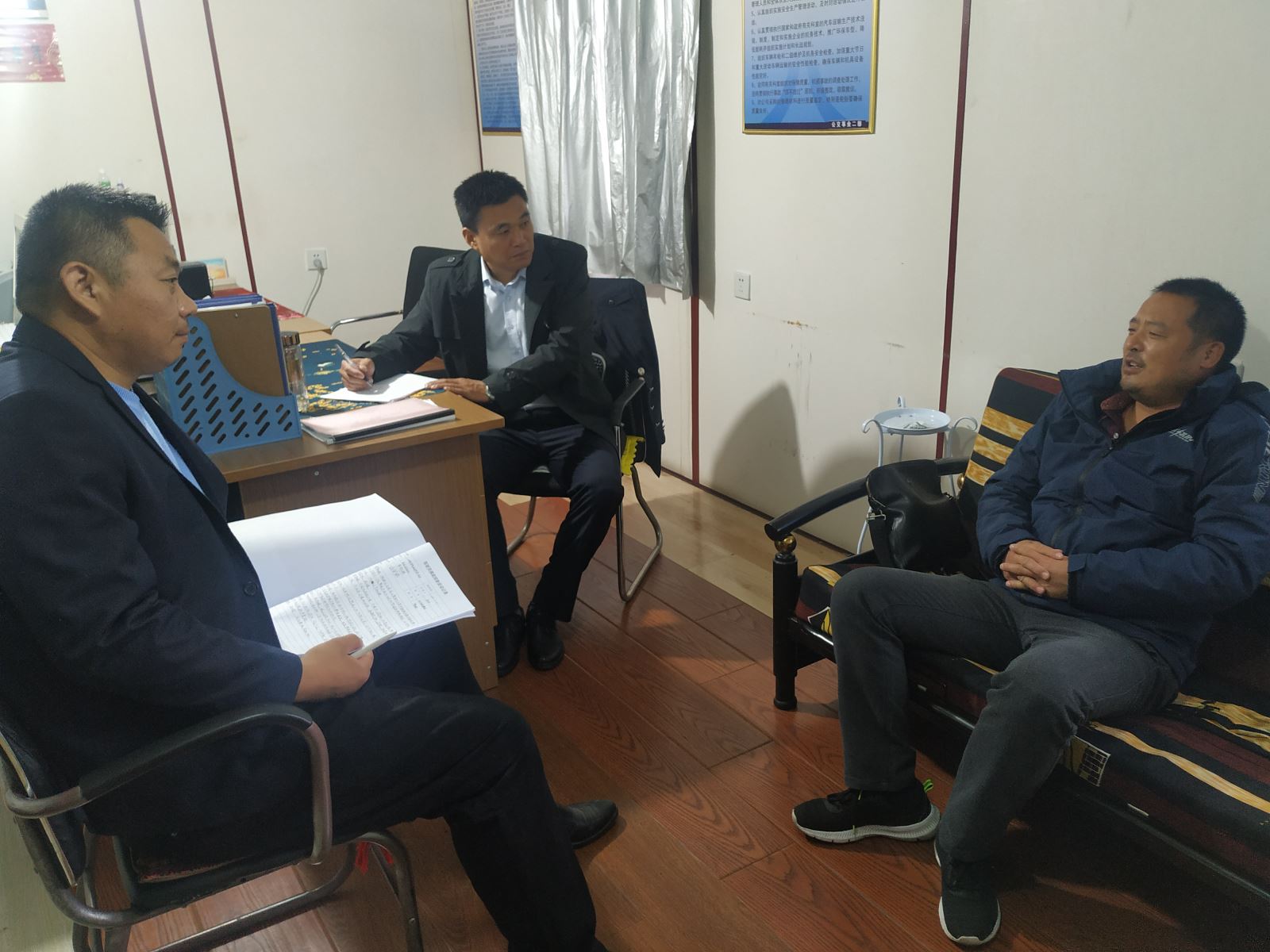 公交集團公交事業(yè)二部開(kāi)展駕駛員安全幫教談心談話(huà)