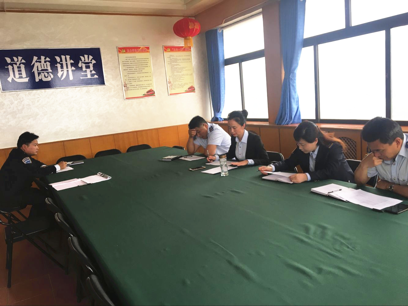 公交集團佳連公司召開(kāi)重點(diǎn)工作推進(jìn)會(huì )