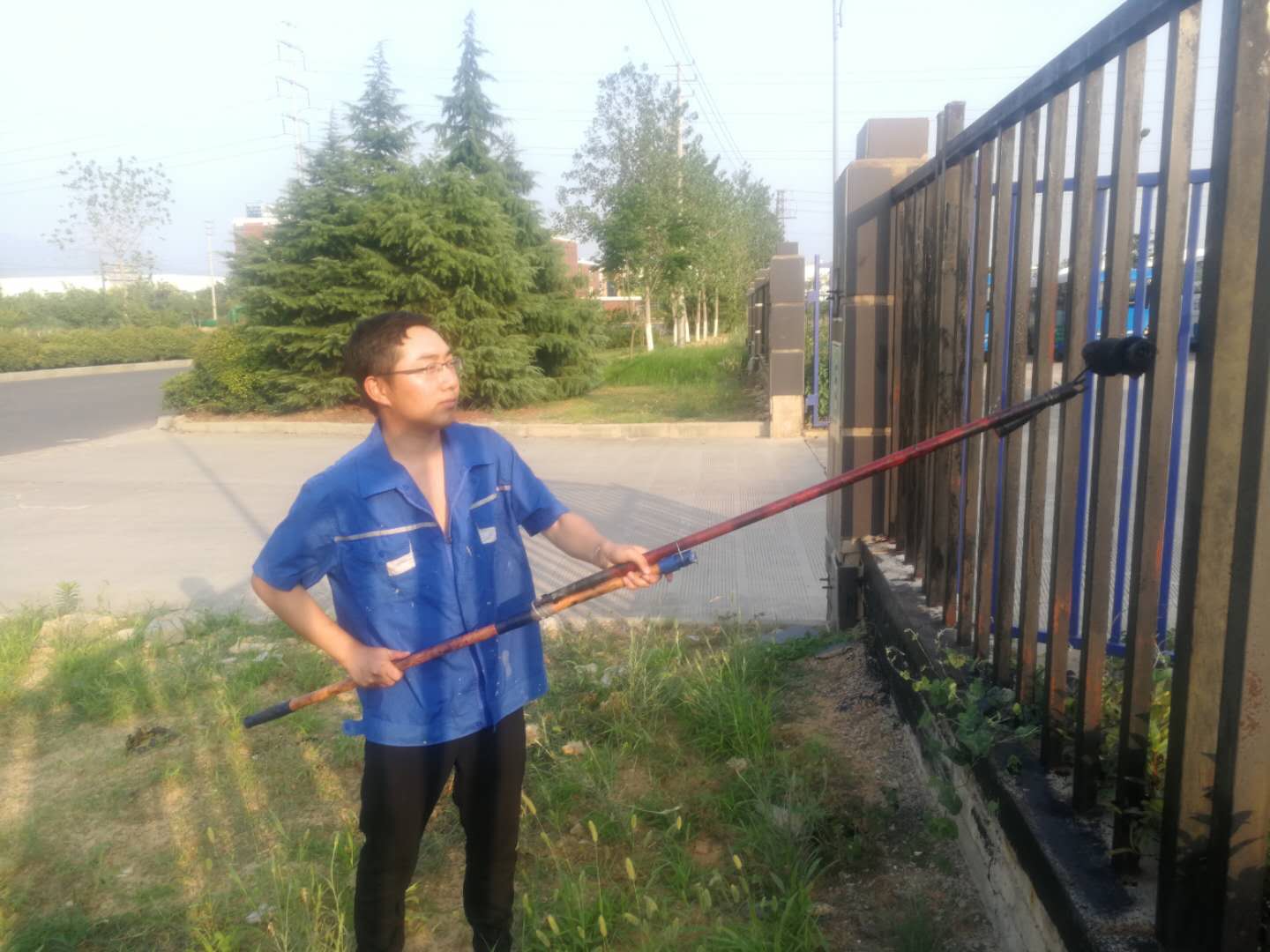 公交集團機務(wù)技術(shù)事業(yè)部開(kāi)展環(huán)境提升改造工作