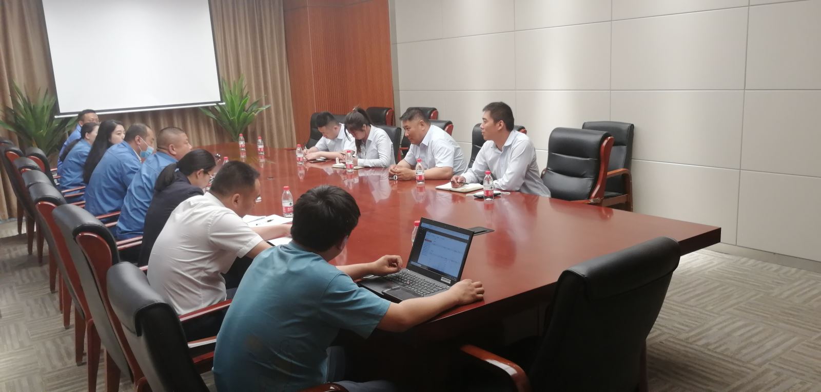 公交集團經(jīng)營(yíng)發(fā)展事業(yè)部走訪(fǎng)業(yè)務(wù)單位開(kāi)展定制公交調研