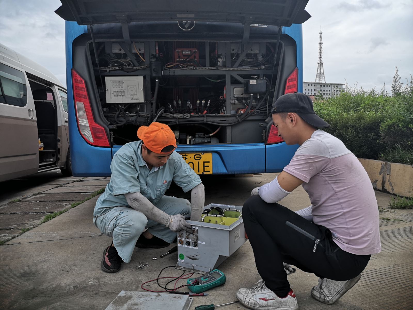公交集團機務(wù)技術(shù)事業(yè)部積極拓展新能源維修業(yè)務(wù)