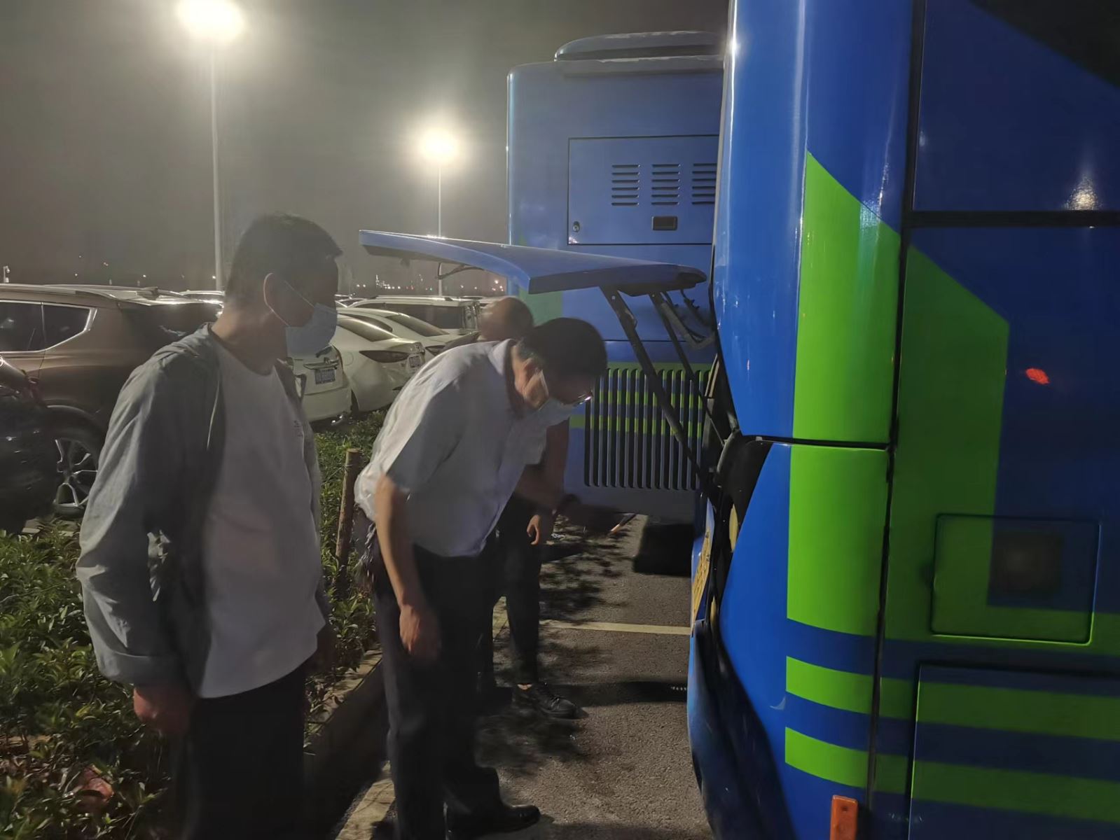 經(jīng)營(yíng)發(fā)展事業(yè)部常抓不懈開(kāi)展夜查 助力安全生產(chǎn)月工作