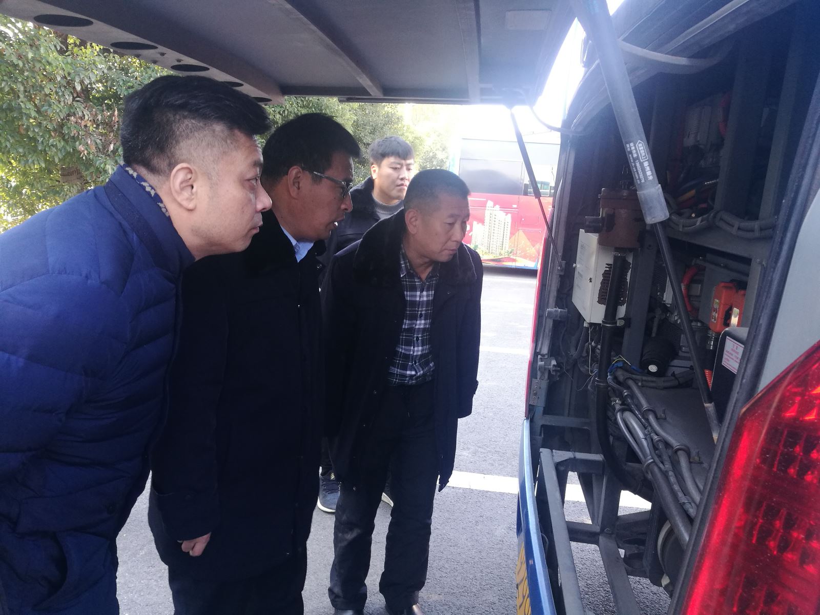 公交集團領(lǐng)導至公交事業(yè)二部檢查指導工作