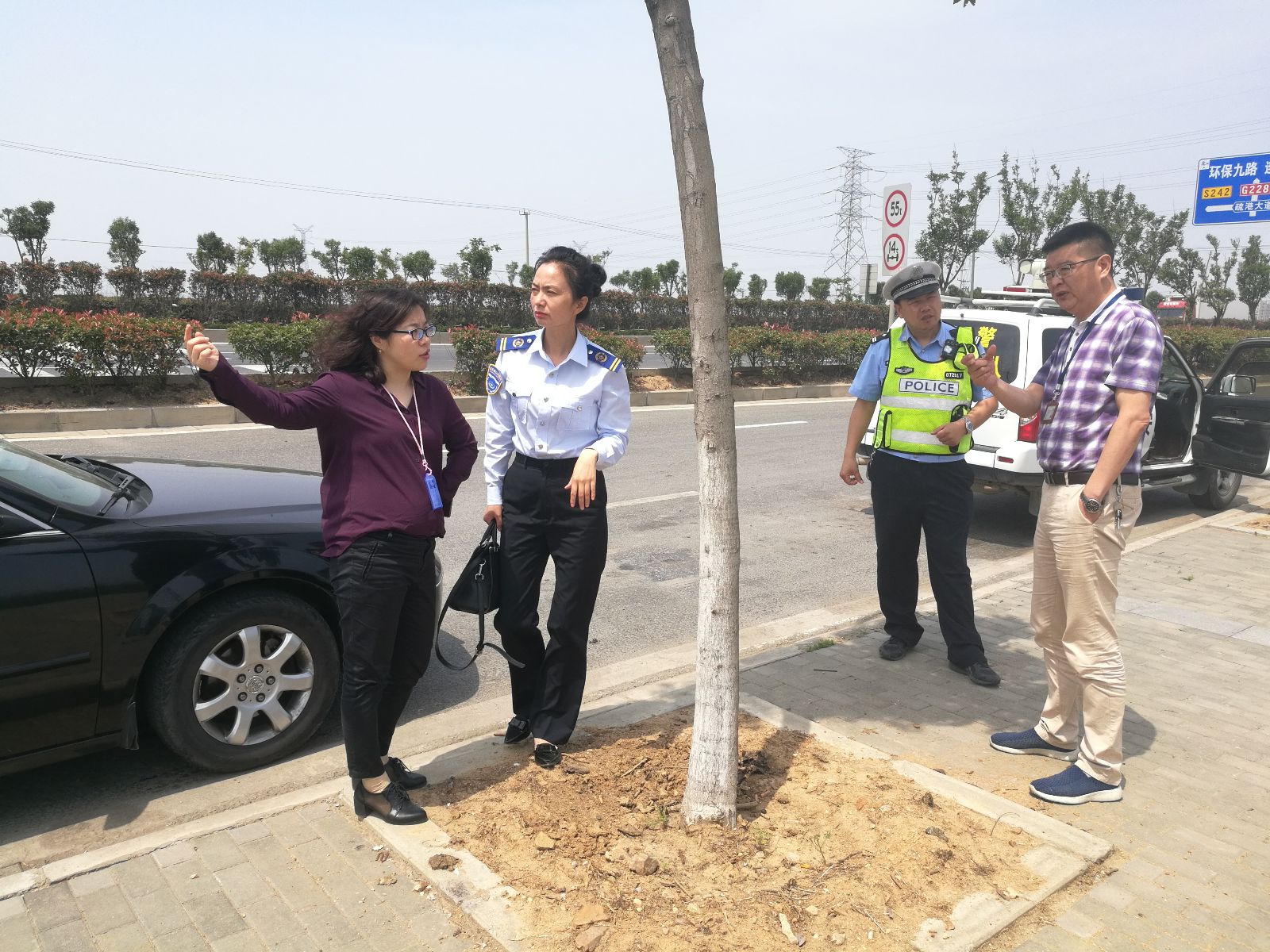 公交集團佳連公司現場(chǎng)勘察徐圩新區公交通行道路情況