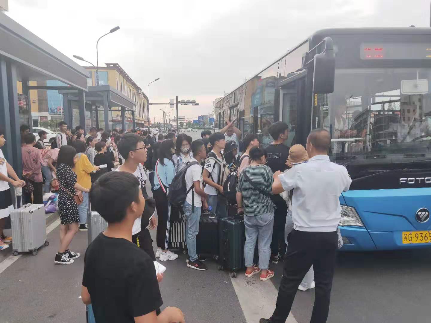 公交集團圓滿(mǎn)完成“中秋”小長(cháng)假交通運輸保障工作