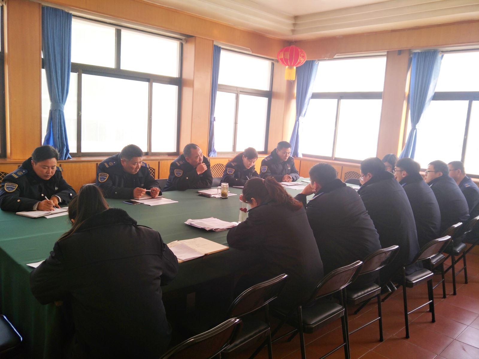 公交經(jīng)營(yíng)發(fā)展事業(yè)部召開(kāi)安全生產(chǎn)運營(yíng)會(huì )