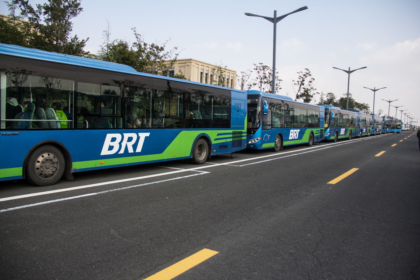 公交集團圓滿(mǎn)完成“中化杯”2017連云港·徐圩國際馬拉松賽交通運輸保障任務(wù)