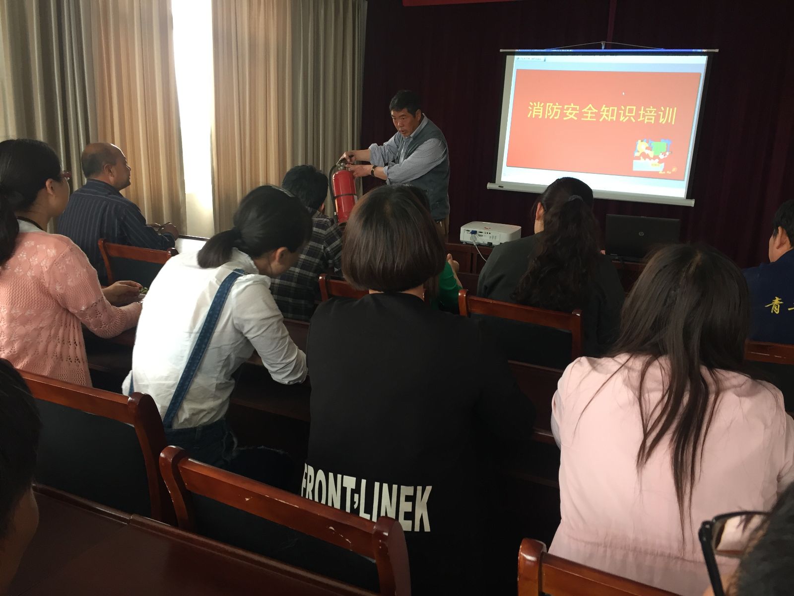 公交大浦保養廠(chǎng)開(kāi)展消防演練活動(dòng)