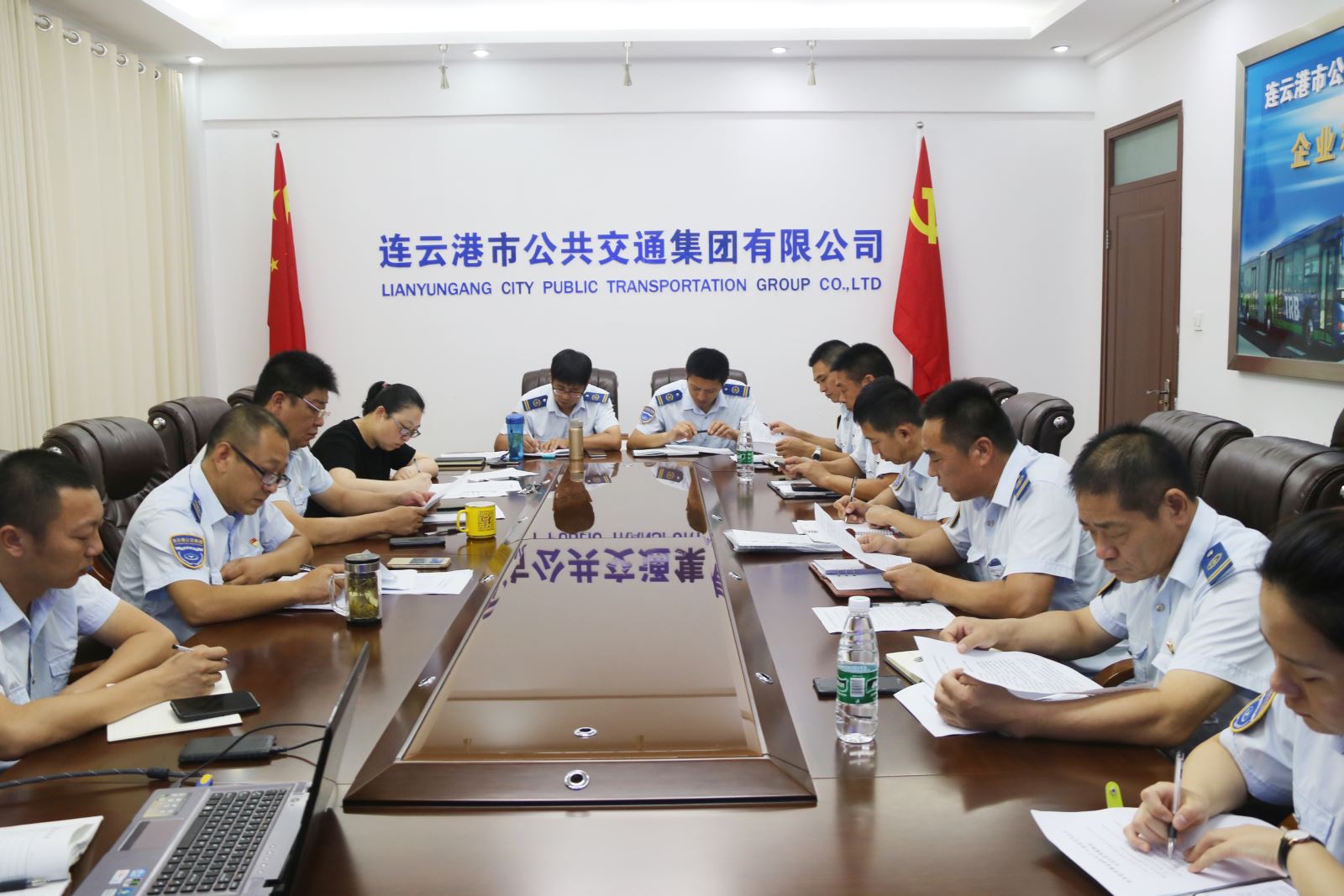 公交集團召開(kāi)安全生產(chǎn)專(zhuān)題會(huì )議