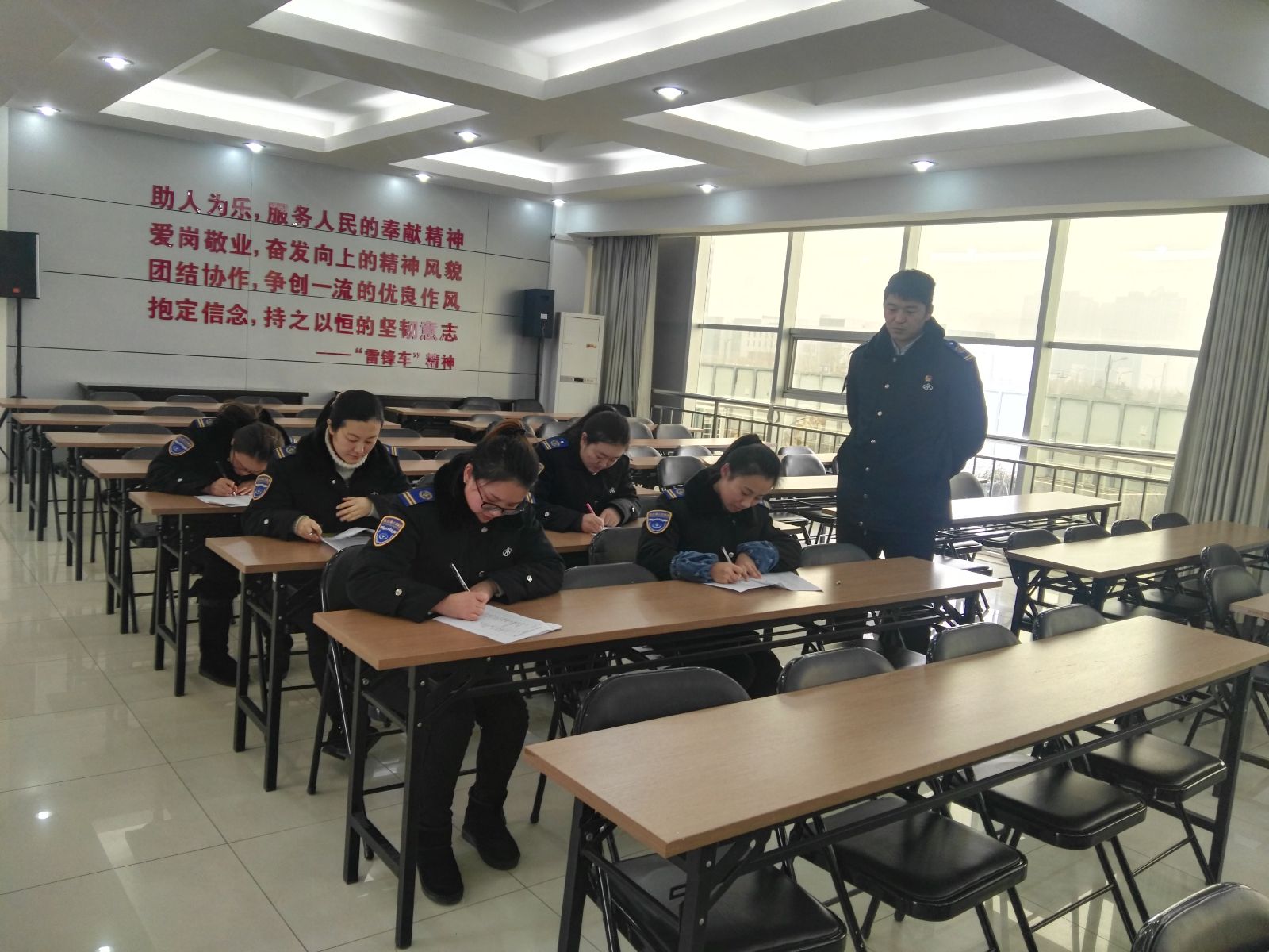 公交集團開(kāi)展服務(wù)熱線(xiàn)第四季度業(yè)務(wù)技能測試