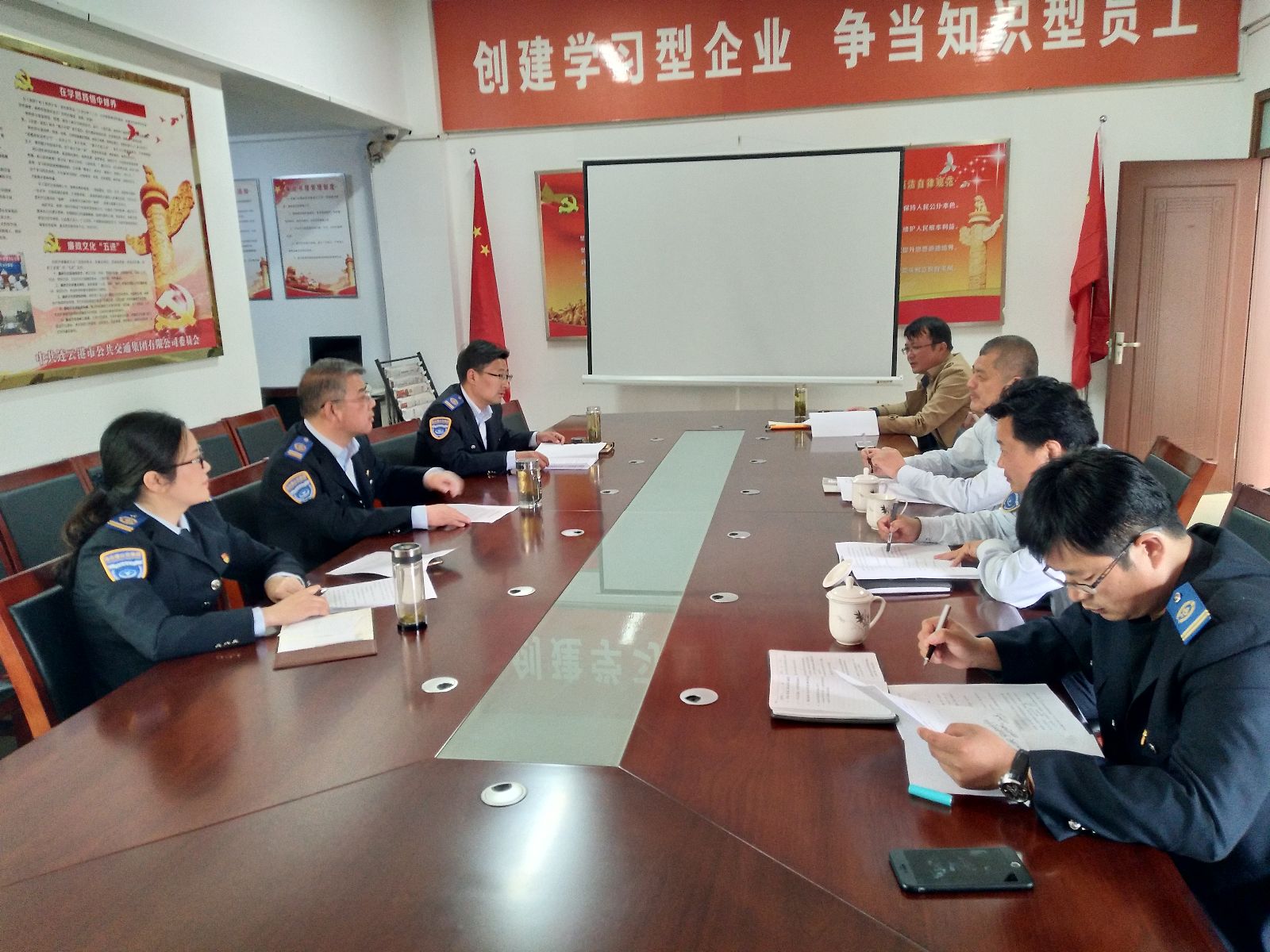 公交集團召開(kāi)駕駛員節能競賽活動(dòng)討論交流會(huì )