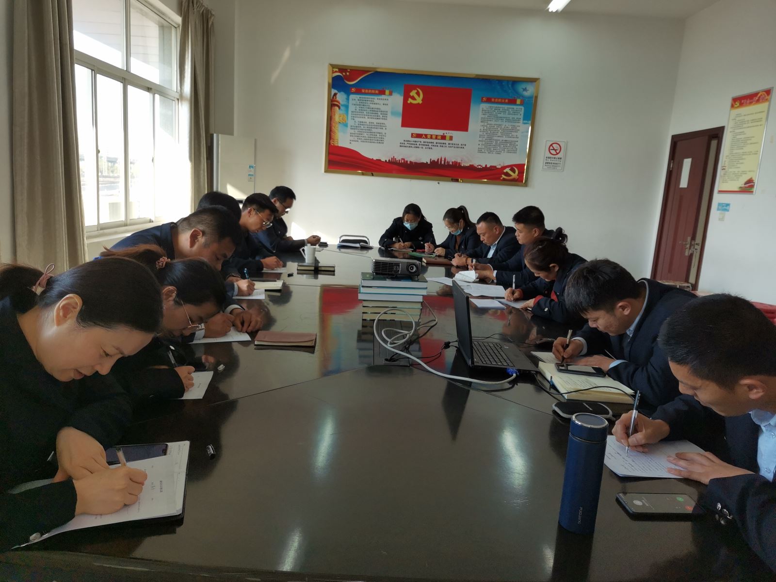 公交集團公交事業(yè)二部開(kāi)展廉政知識測試活動(dòng)