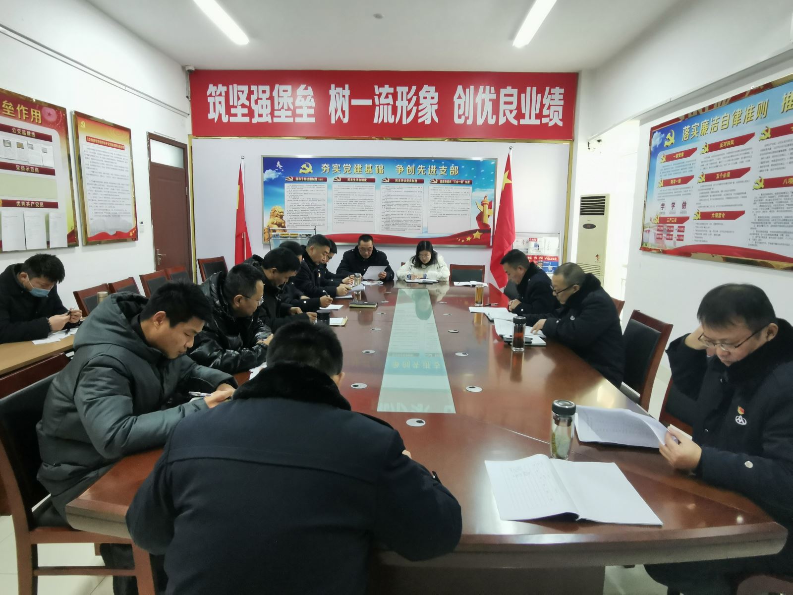 公交集團召開(kāi)機務(wù)工作會(huì )議