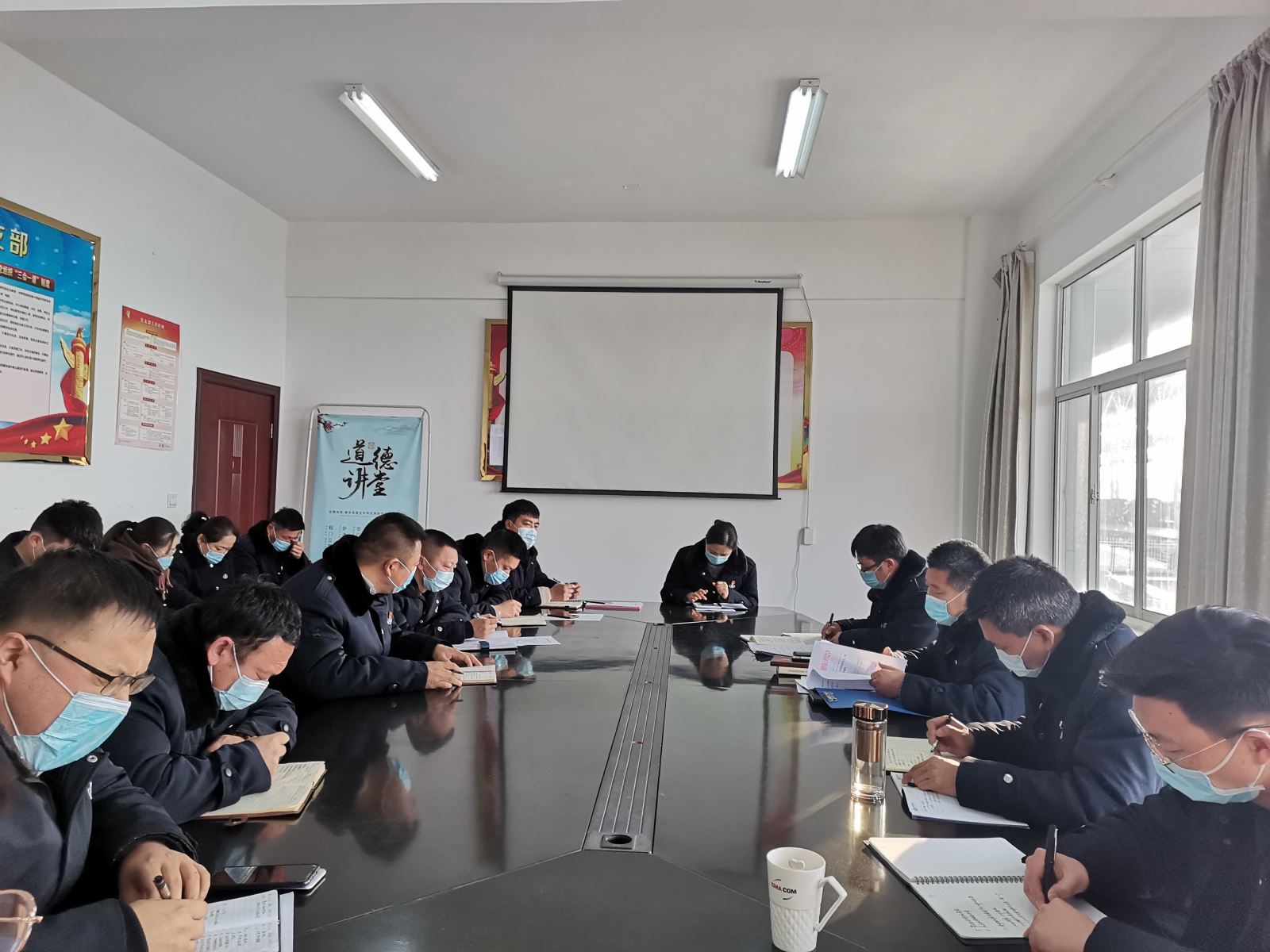 公交集團公交事業(yè)二部召開(kāi)2021年首次黨風(fēng)廉政專(zhuān)題會(huì )