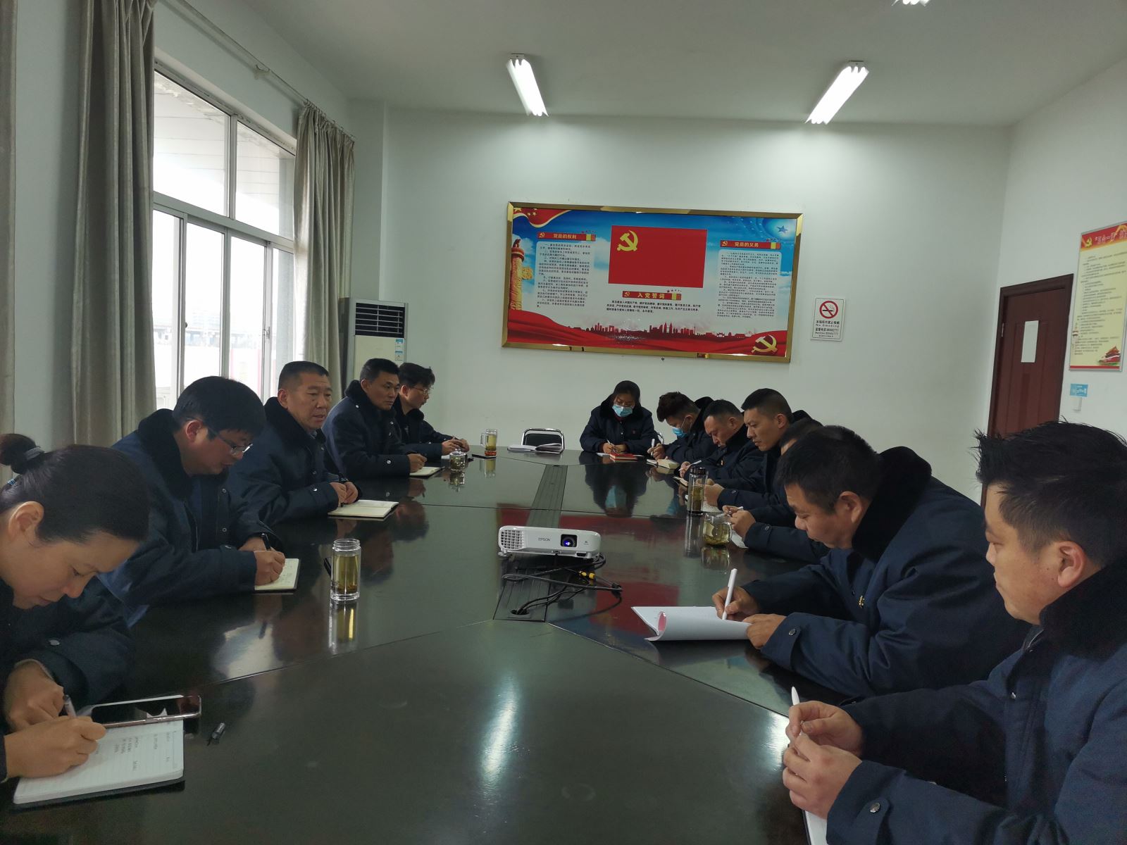 公交集團公交事業(yè)二部召開(kāi)春節“收心會(huì )”