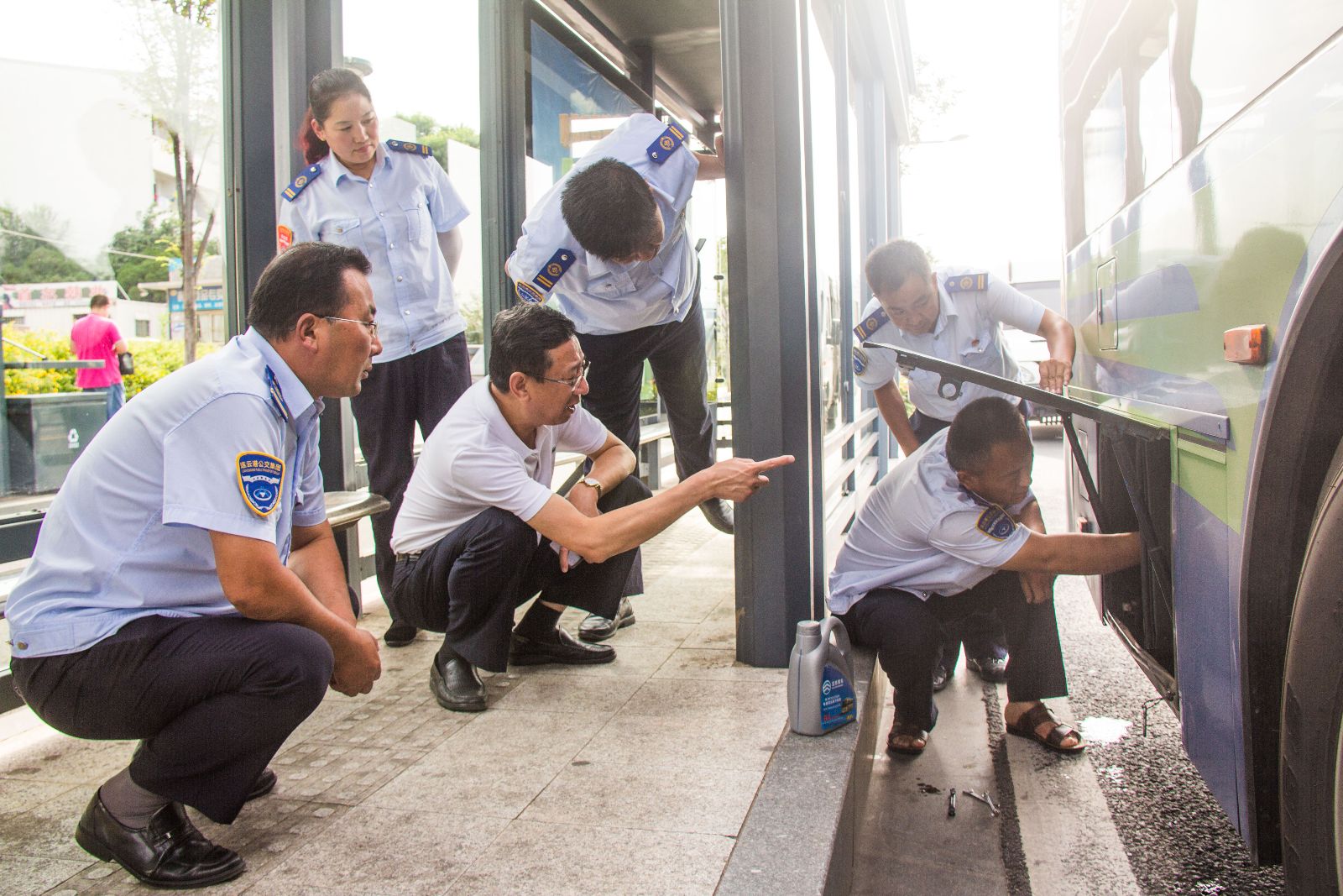 公交集團領(lǐng)導帶隊督導問(wèn)安全