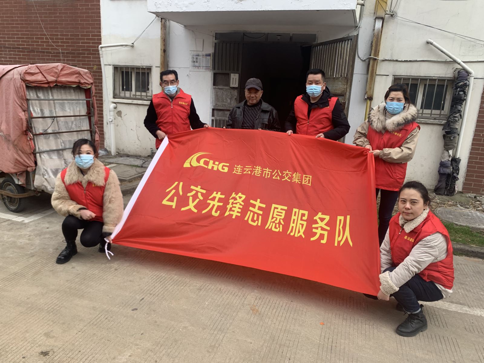 公交集團機務(wù)技術(shù)事業(yè)部黨支部組織志愿者開(kāi)展“3.5”學(xué)雷鋒活動(dòng)