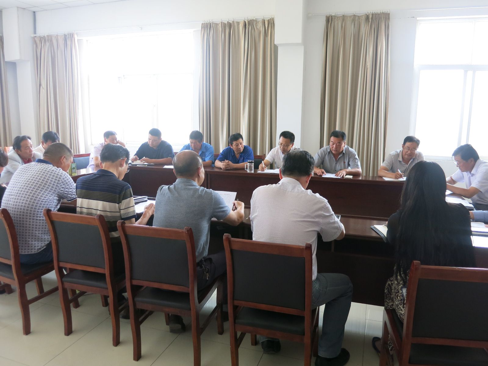 公交大浦保養廠(chǎng)學(xué)習貫徹市第十二次黨代會(huì )精神