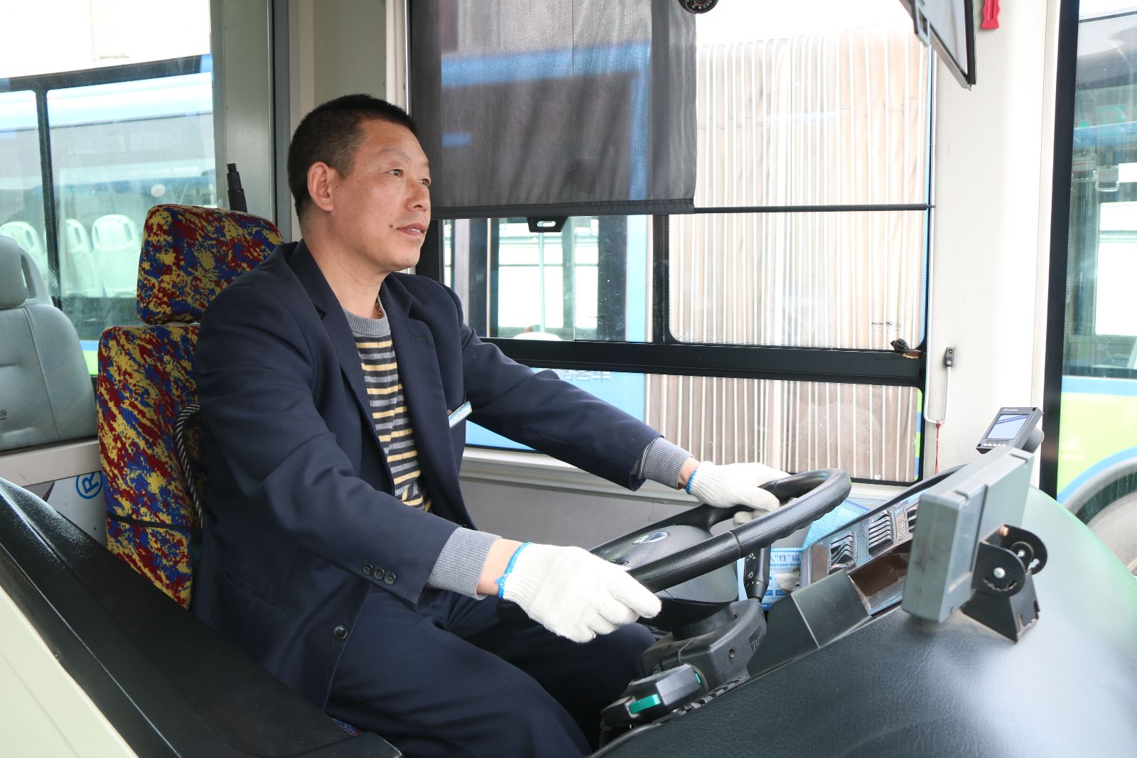 B1線(xiàn)駕駛員葛二林喜獲第三屆“最美港城人”之最美職工提名獎