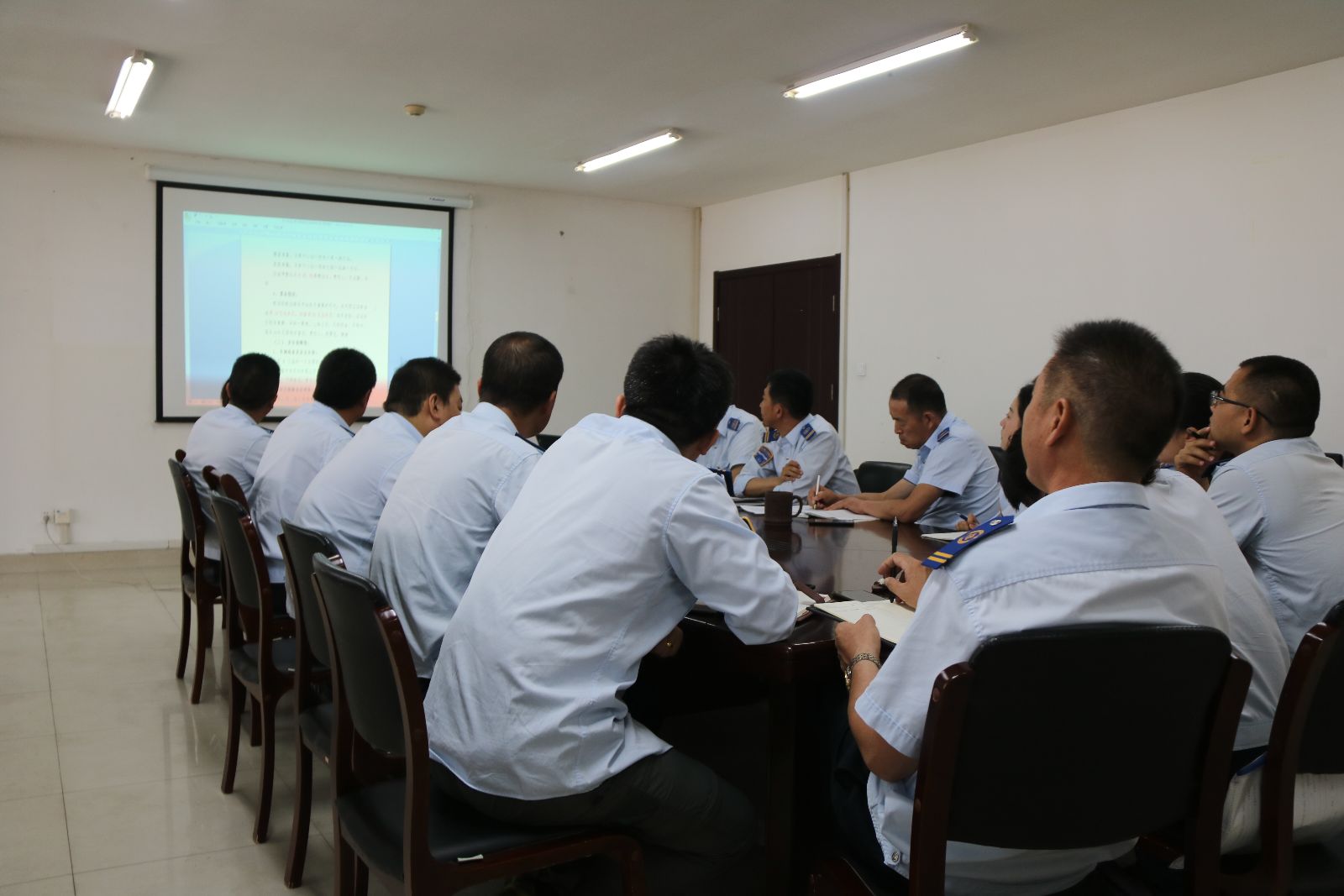 公交集團快速公司啟動(dòng)“連云港之夏”緊急運輸方案