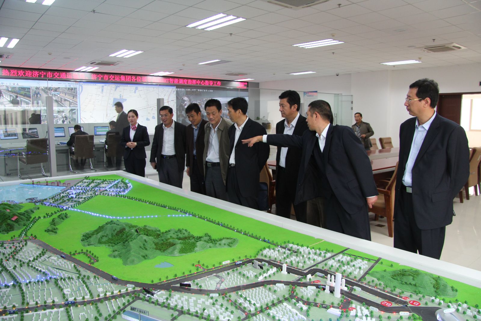 濟寧市考察團來(lái)海通公交BRT公司交流學(xué)習
