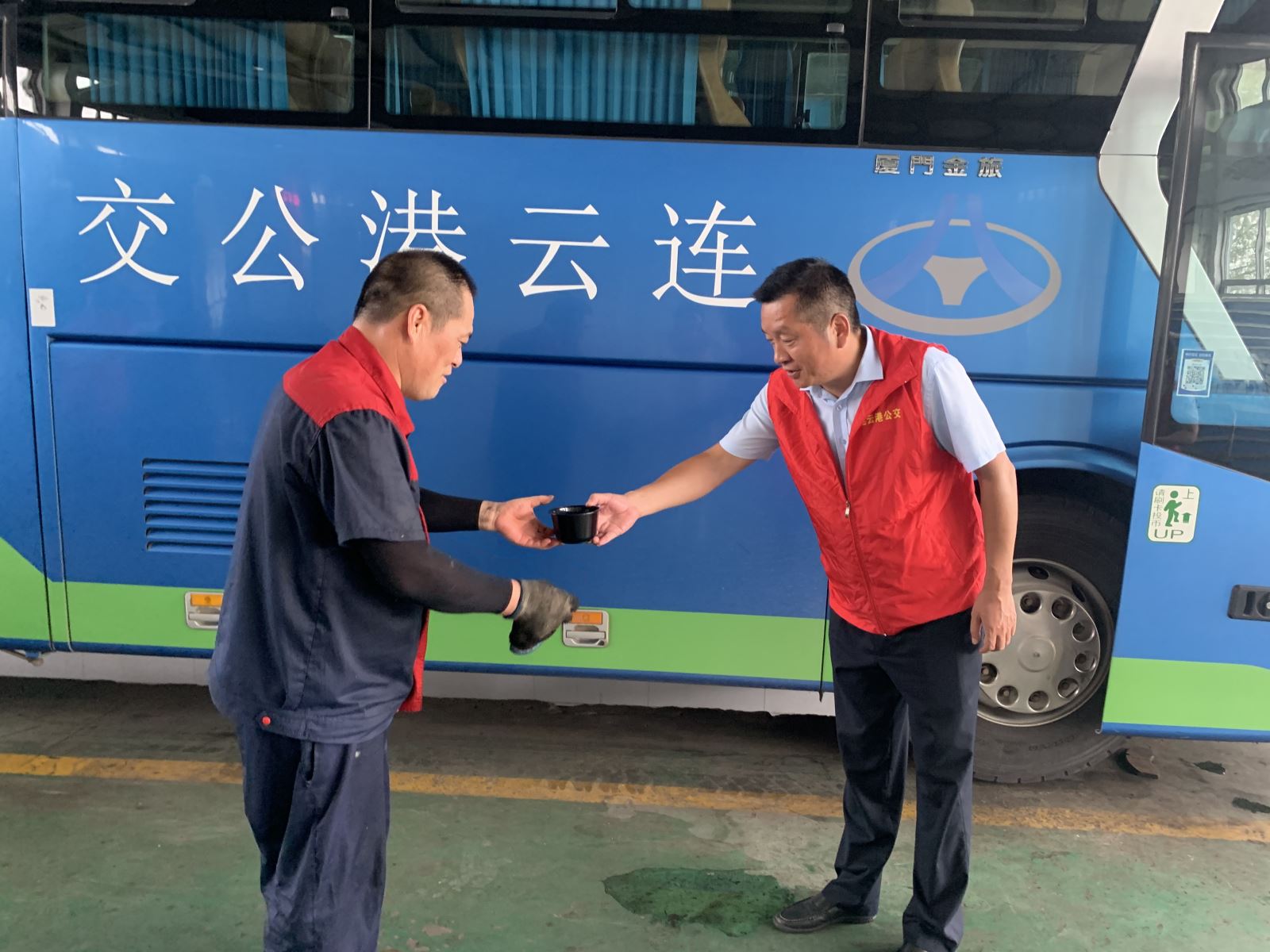 機務(wù)技術(shù)事業(yè)部黨支部開(kāi)展“錘煉黨性踐初心 凝心聚力辦實(shí)事”志愿服務(wù)活動(dòng)