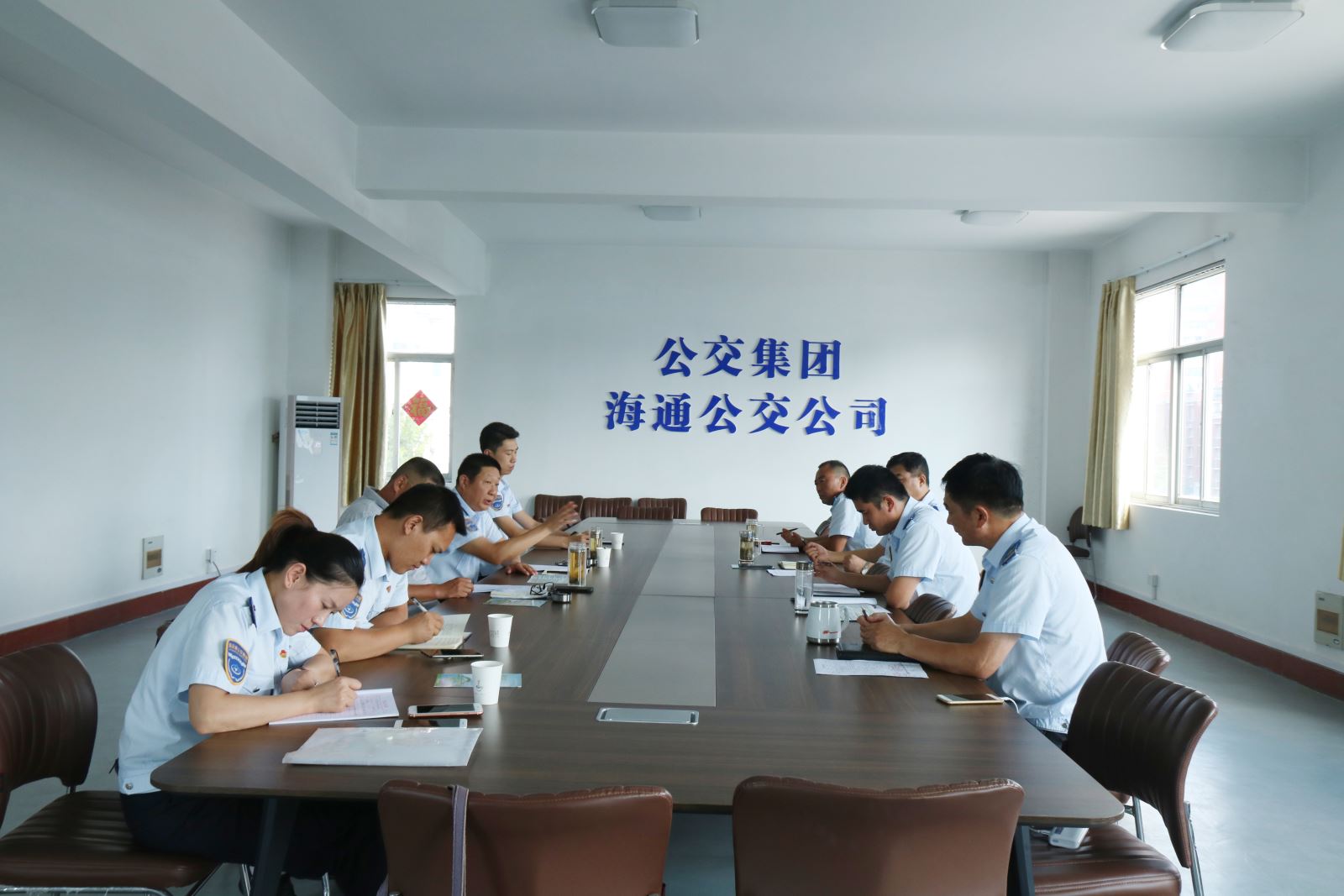 公交集團召開(kāi)線(xiàn)路優(yōu)化調整調研會(huì )議