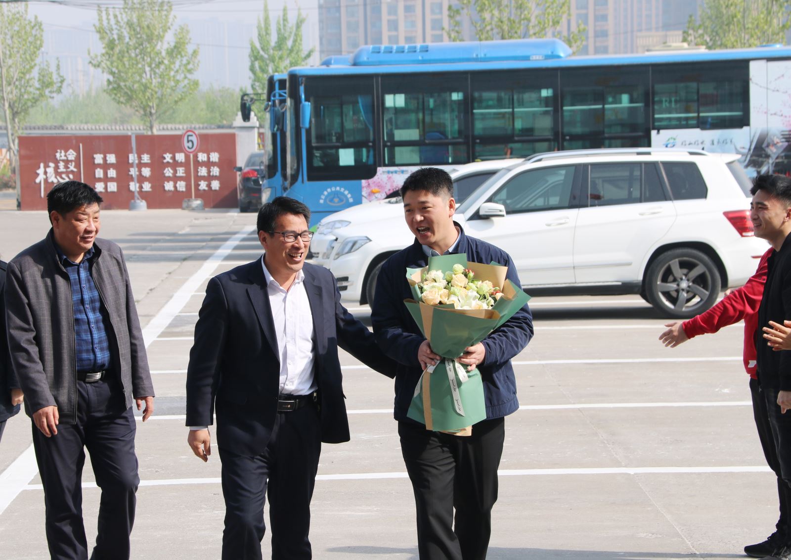 公交集團總經(jīng)理助理王學(xué)兵圓滿(mǎn)完成工作專(zhuān)班任務(wù)！