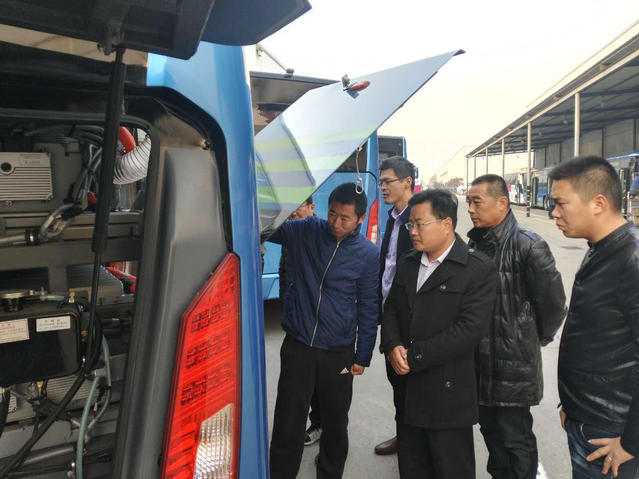 公交集團安排機務(wù)管理人員到廠(chǎng)家學(xué)習