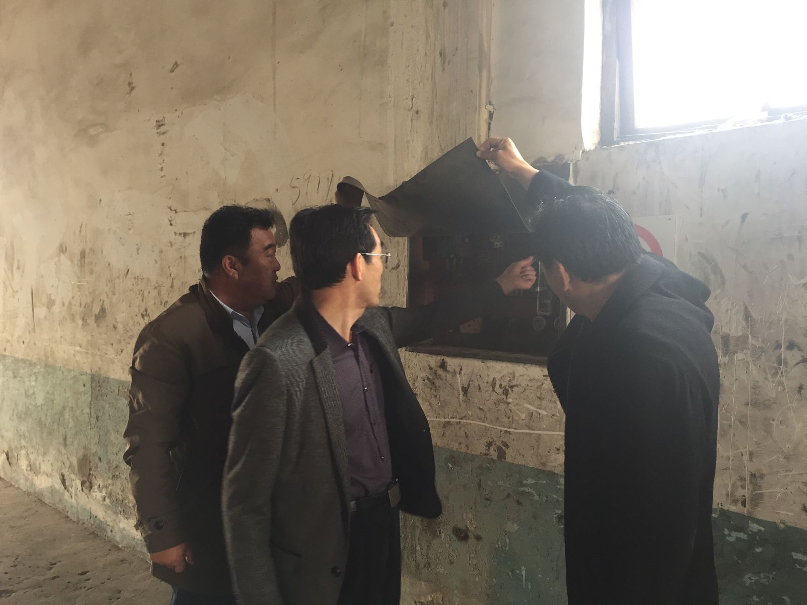 公交集團汽服公司開(kāi)展“五一”節安全生產(chǎn)檢查工作