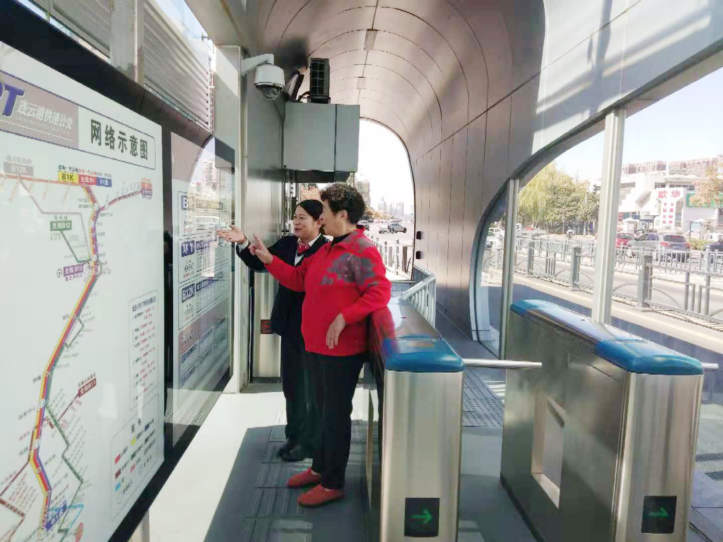 用心服務(wù)，把乘客當親人