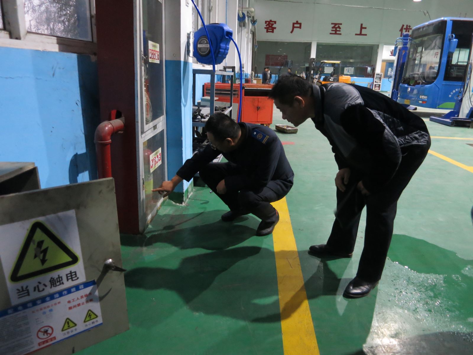 公交集團汽服公司開(kāi)展冬季安全生產(chǎn)檢查工作