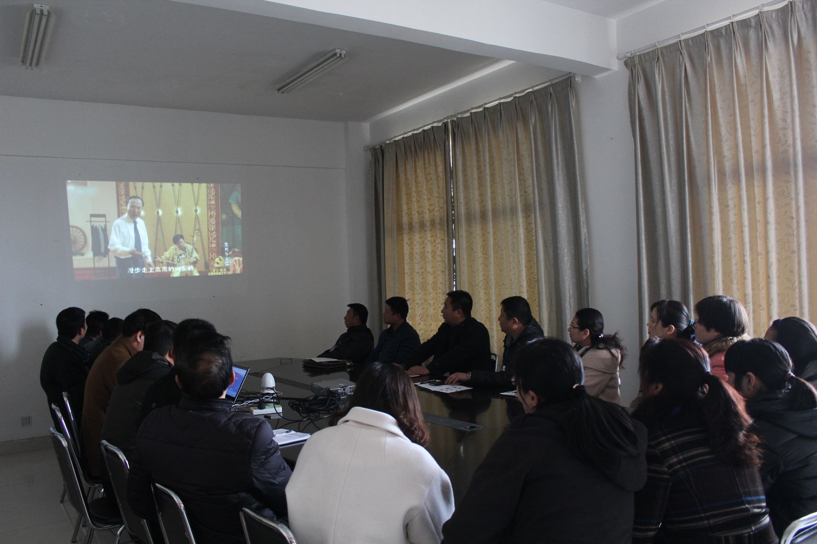 公交東部公司積極組織觀(guān)看電影《生死牛玉儒》