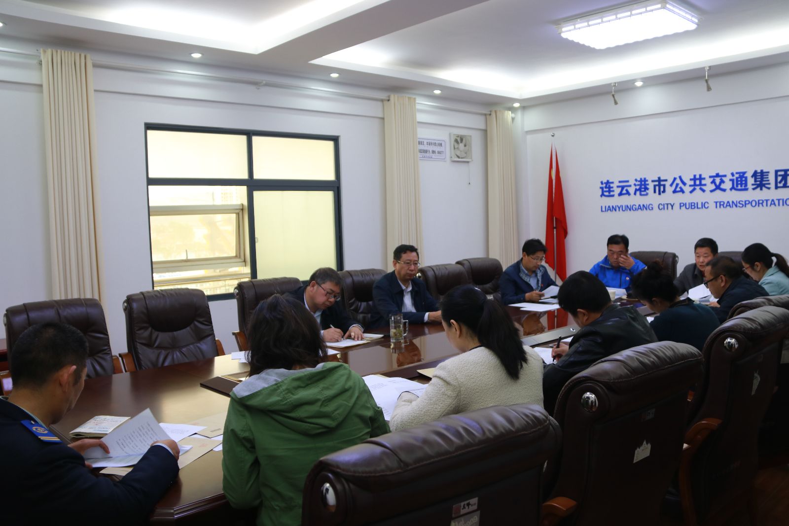 公交集團開(kāi)展“雙進(jìn)雙促”活動(dòng) 深入貧困戶(hù)家中走訪(fǎng)調查