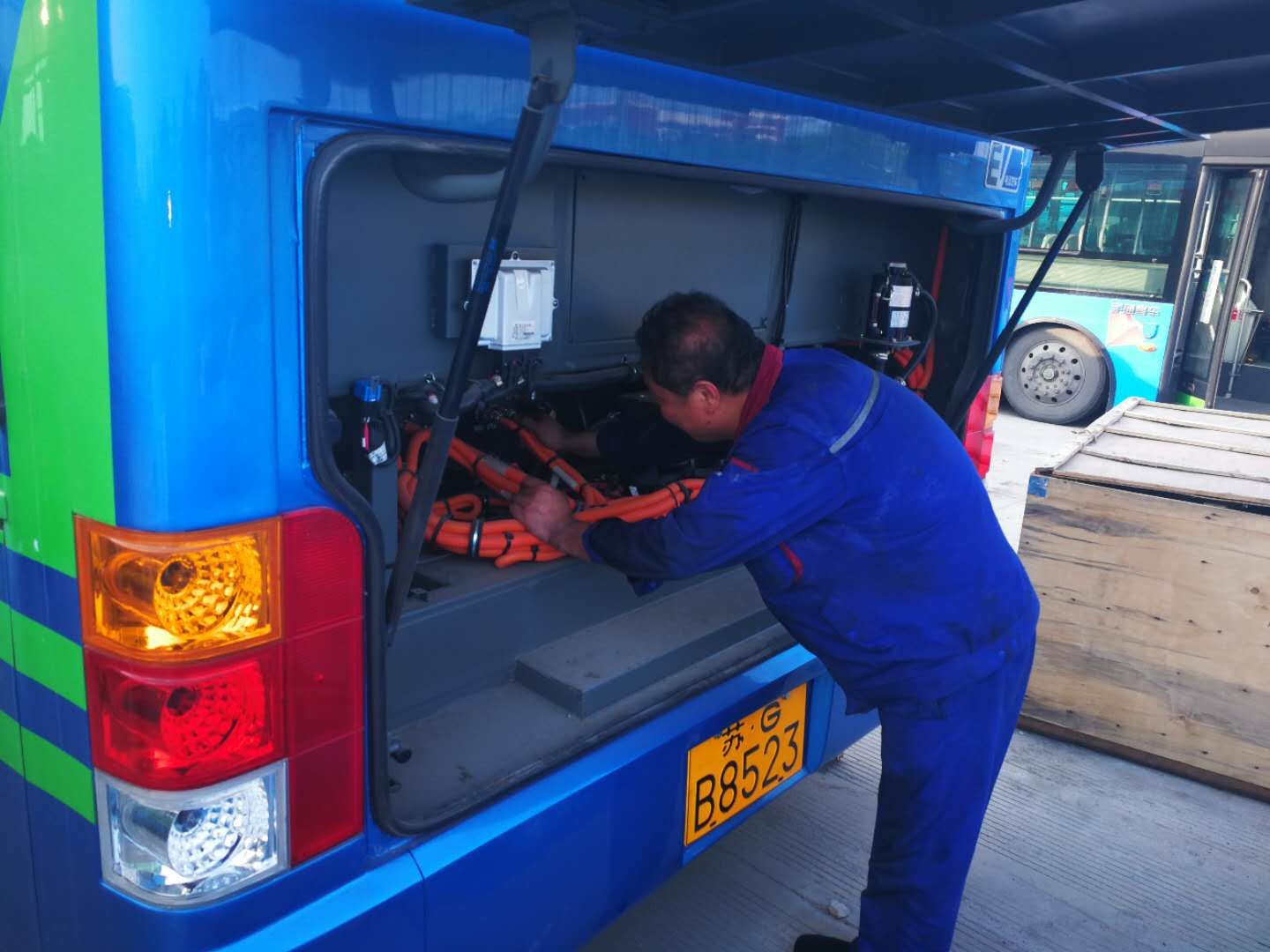 公交集團做好新車(chē)上線(xiàn)“體檢”工作