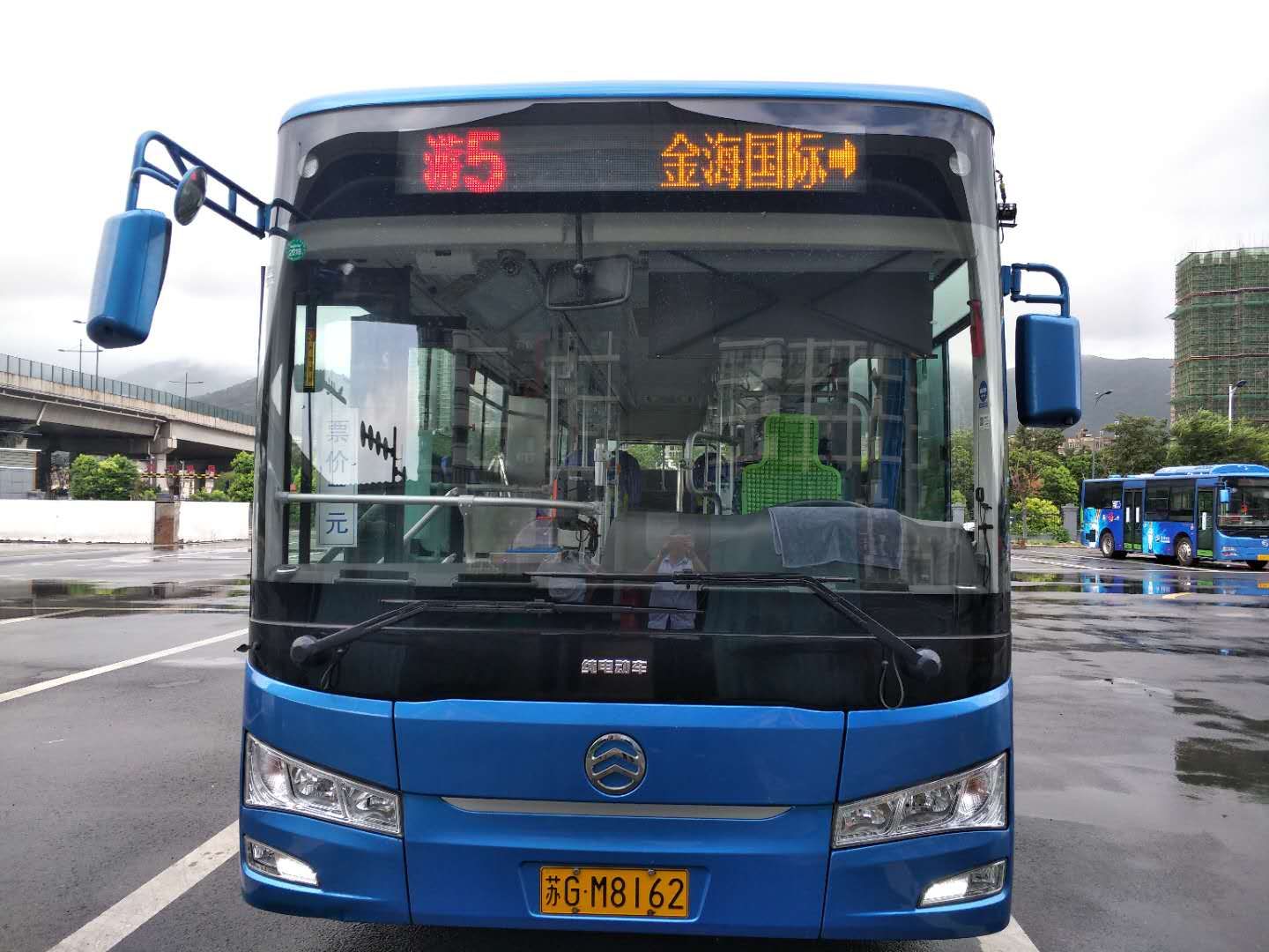 即日起，公交游5、游8路恢復原線(xiàn)運行