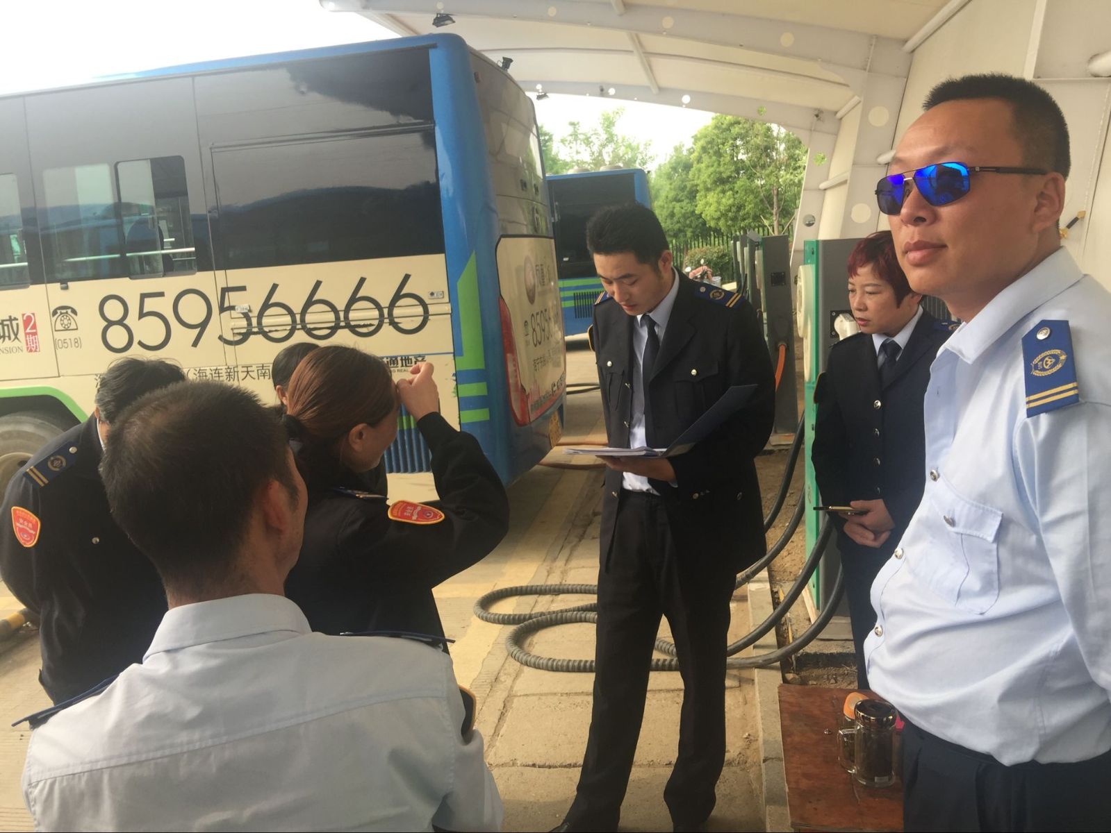 江蘇明茂新能源公司對充電工進(jìn)行服務(wù)培訓